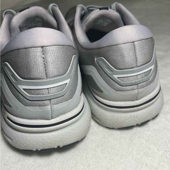 Brooks Chost 15 Light Gray Athletic‎ Sneakers Sz 14 main image 6